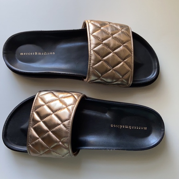 NWOT: Mercer & Madison Quilted Rose Gold Slip-On Sandal - Picture 4 of 6